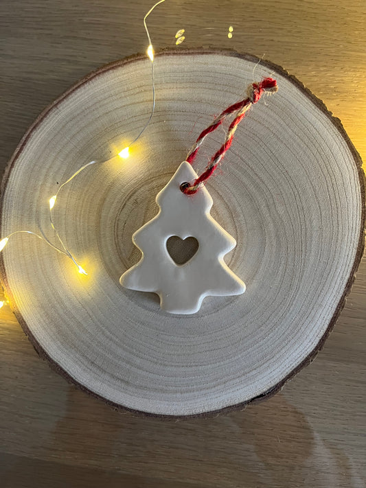 DECORATION A SUSPENDRE Sapin ajouré Coeur